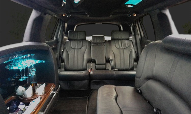 lincoln mkt limousine image